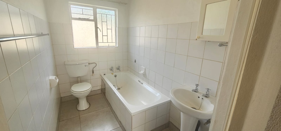 To Let 3 Bedroom Property for Rent in Safari Gardens North West